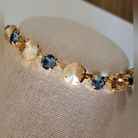 Austrian Crystal Bracelet in Yellow Gold - Picture 4 of 8